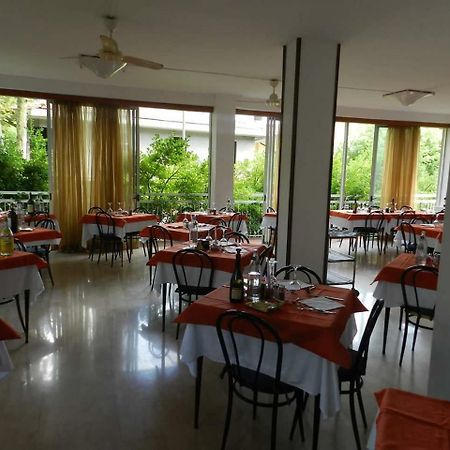 Hotel Ville De Paris Riccione Zewnętrze zdjęcie