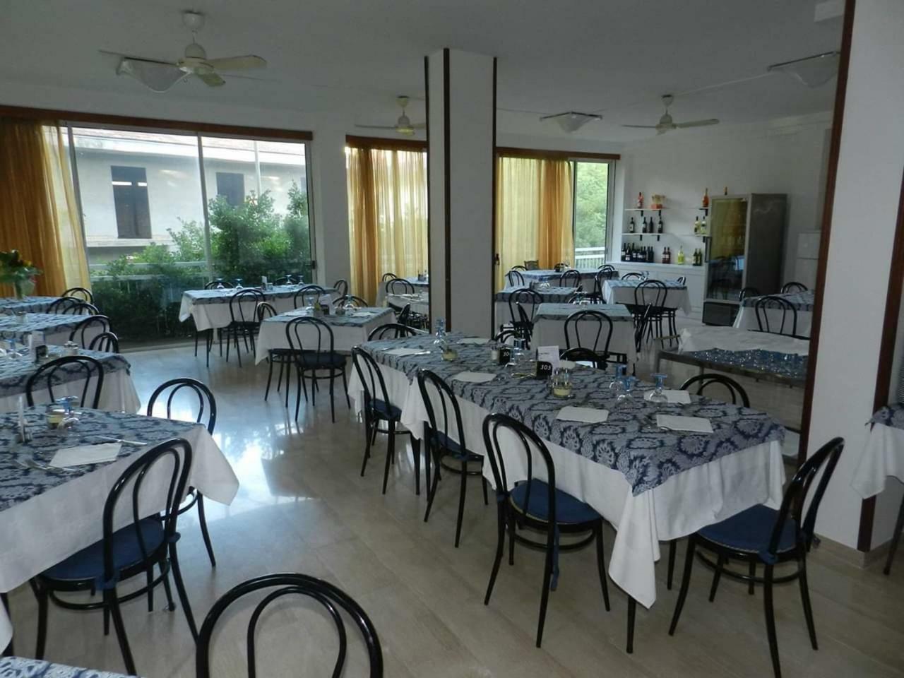 Hotel Ville De Paris Riccione Zewnętrze zdjęcie