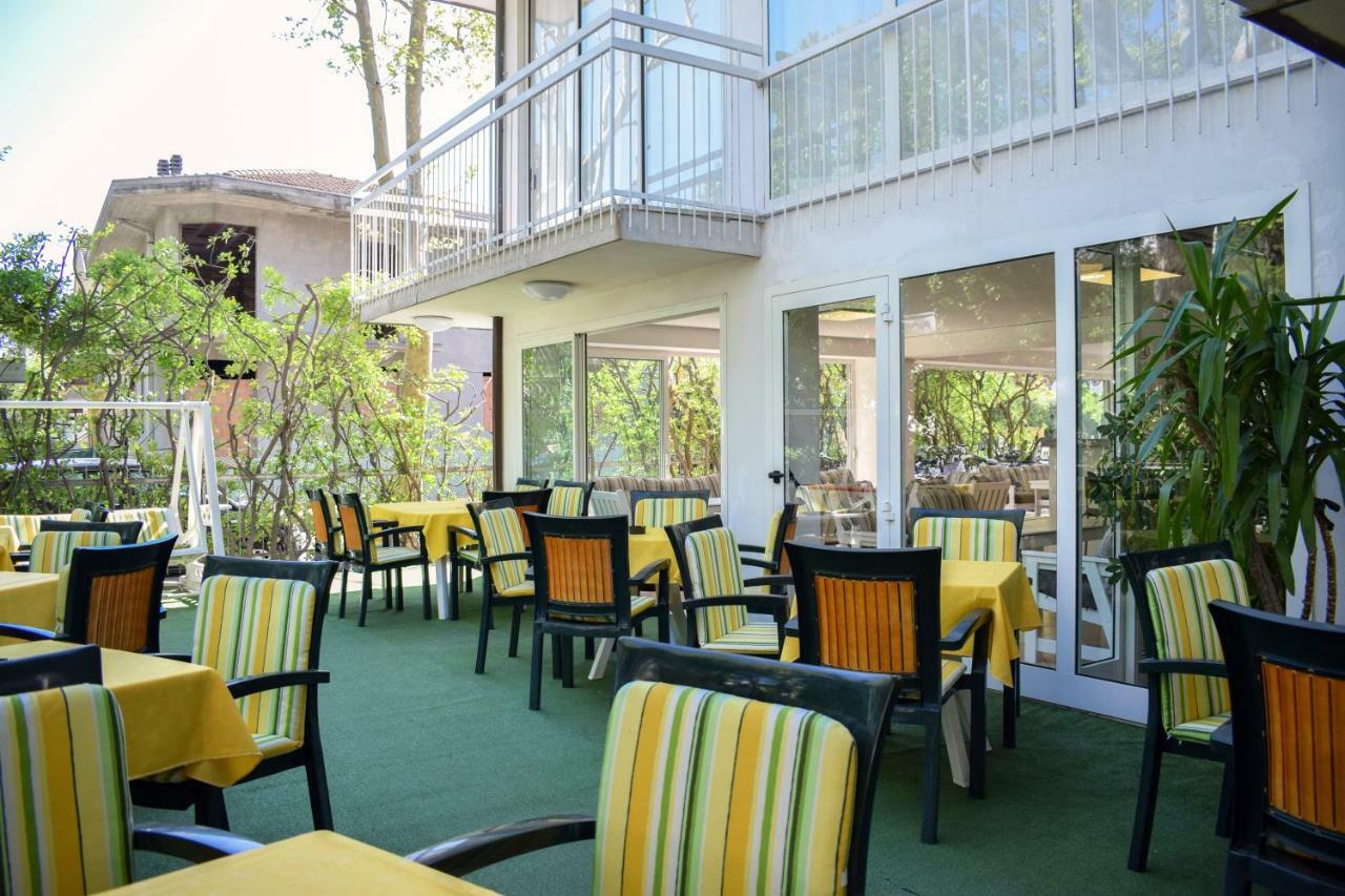 Hotel Ville De Paris Riccione Zewnętrze zdjęcie