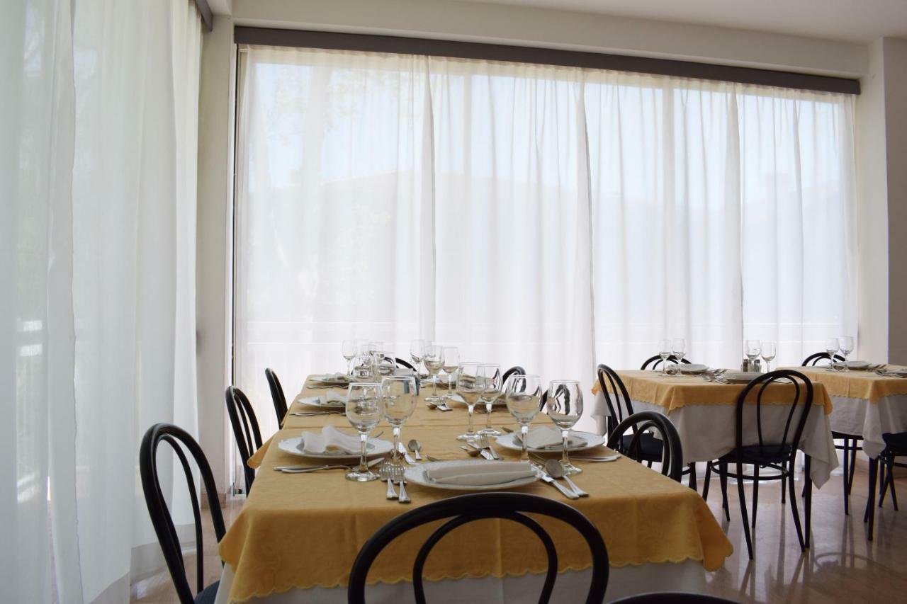 Hotel Ville De Paris Riccione Zewnętrze zdjęcie